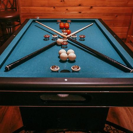 Mama Bear'S Retreat Villa Сивиървил Екстериор снимка