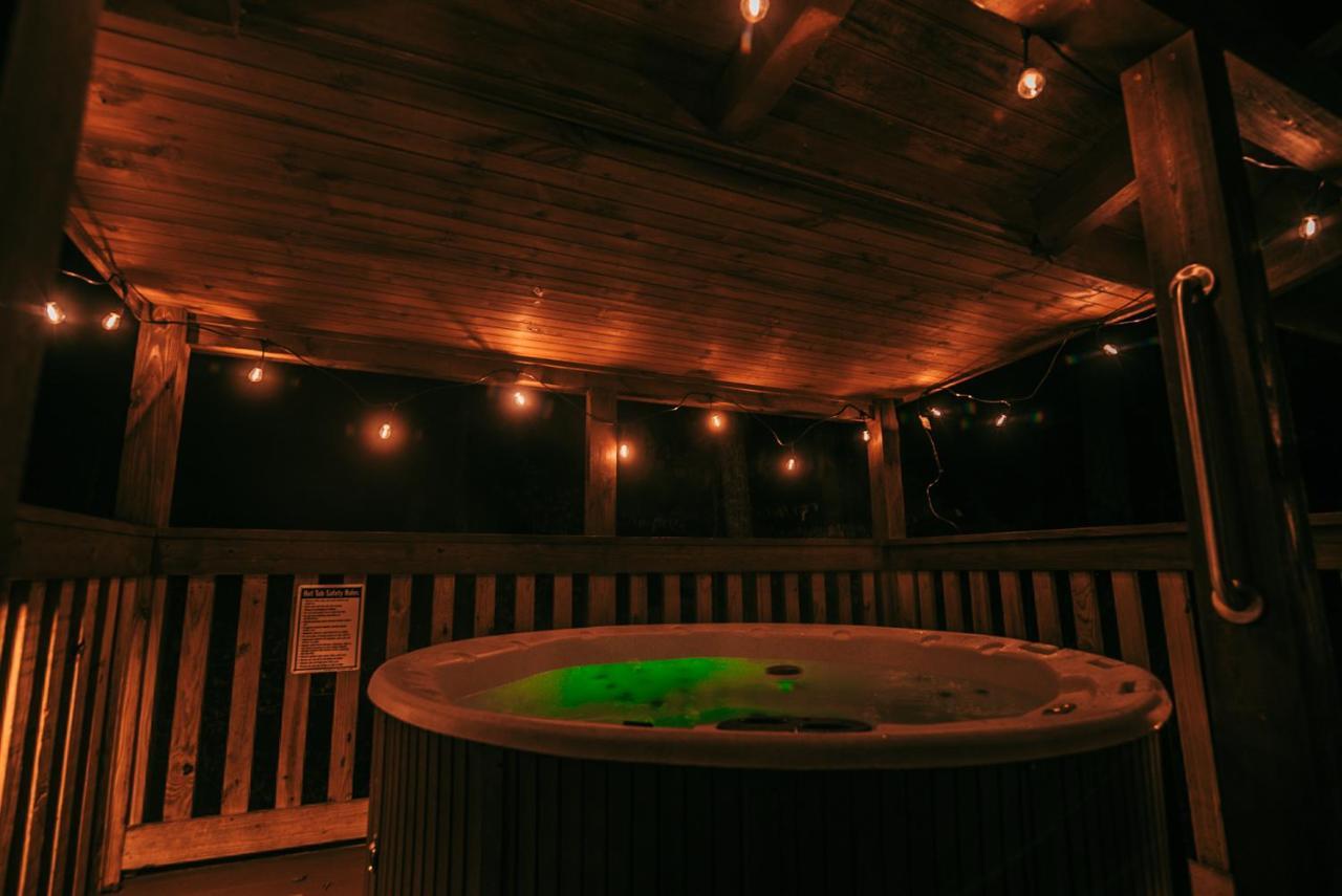 Mama Bear'S Retreat Villa Сивиървил Екстериор снимка