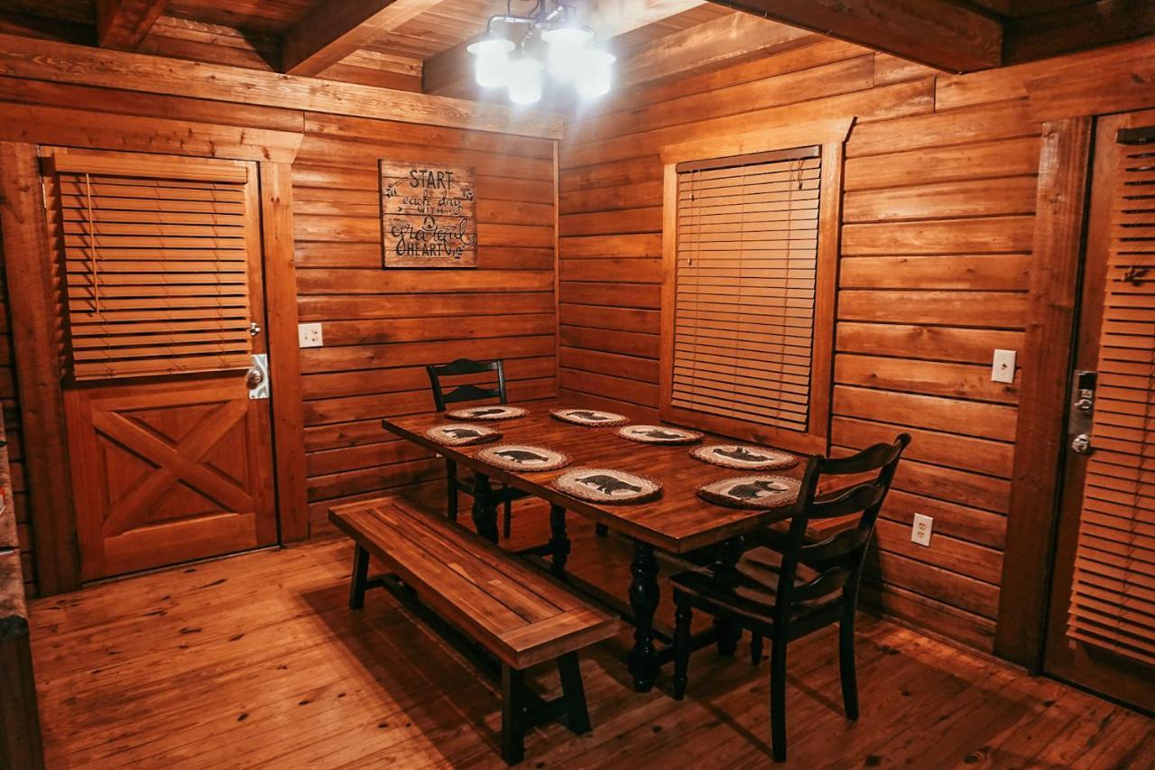 Mama Bear'S Retreat Villa Сивиървил Екстериор снимка