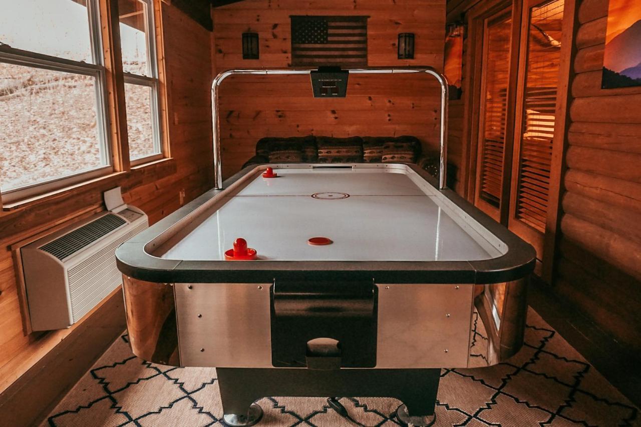 Mama Bear'S Retreat Villa Сивиървил Екстериор снимка