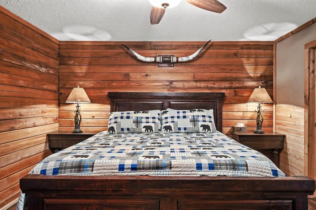 Mama Bear'S Retreat Villa Сивиървил Екстериор снимка