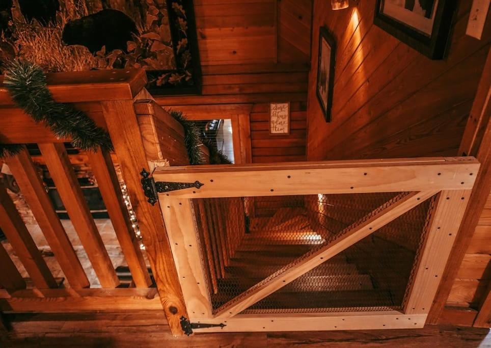 Mama Bear'S Retreat Villa Сивиървил Екстериор снимка